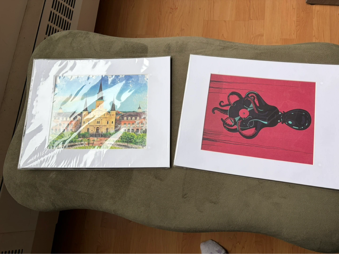 Unique prints - App linked moving images