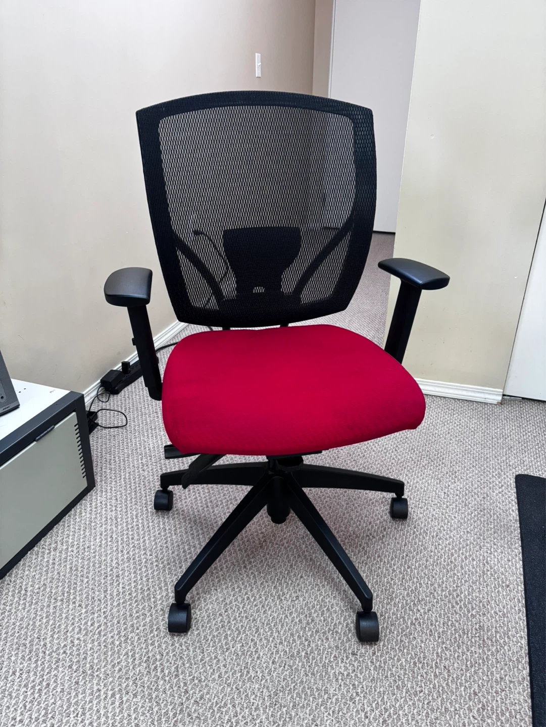 Ergonomic Mesh Back Office Chair - Red Seat