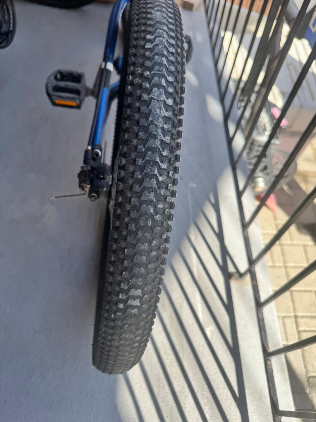 Vélo bleu Columbia 24 Rambler - photo 3