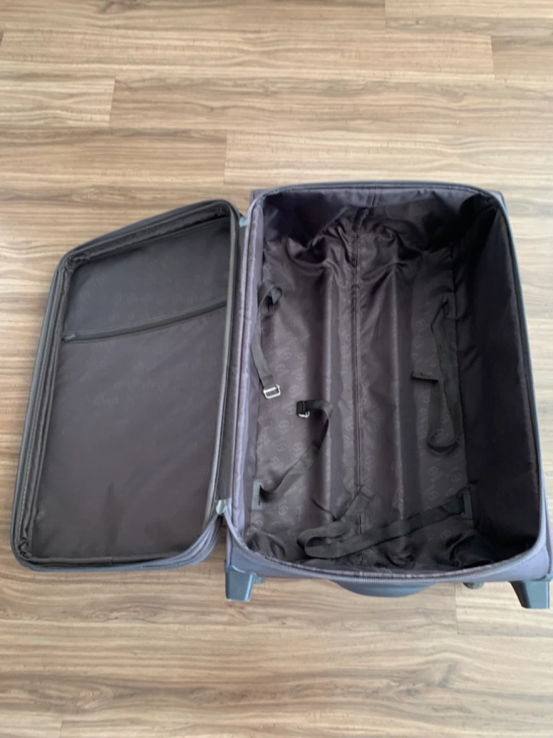 FRANCO MONTEUR Expandable Spinner Suitcase - photo 2