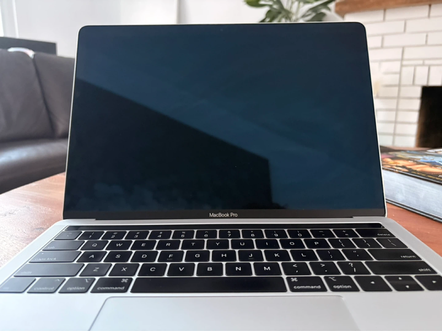 Apple MacBook Pro 13-inch (2018) - photo 2
