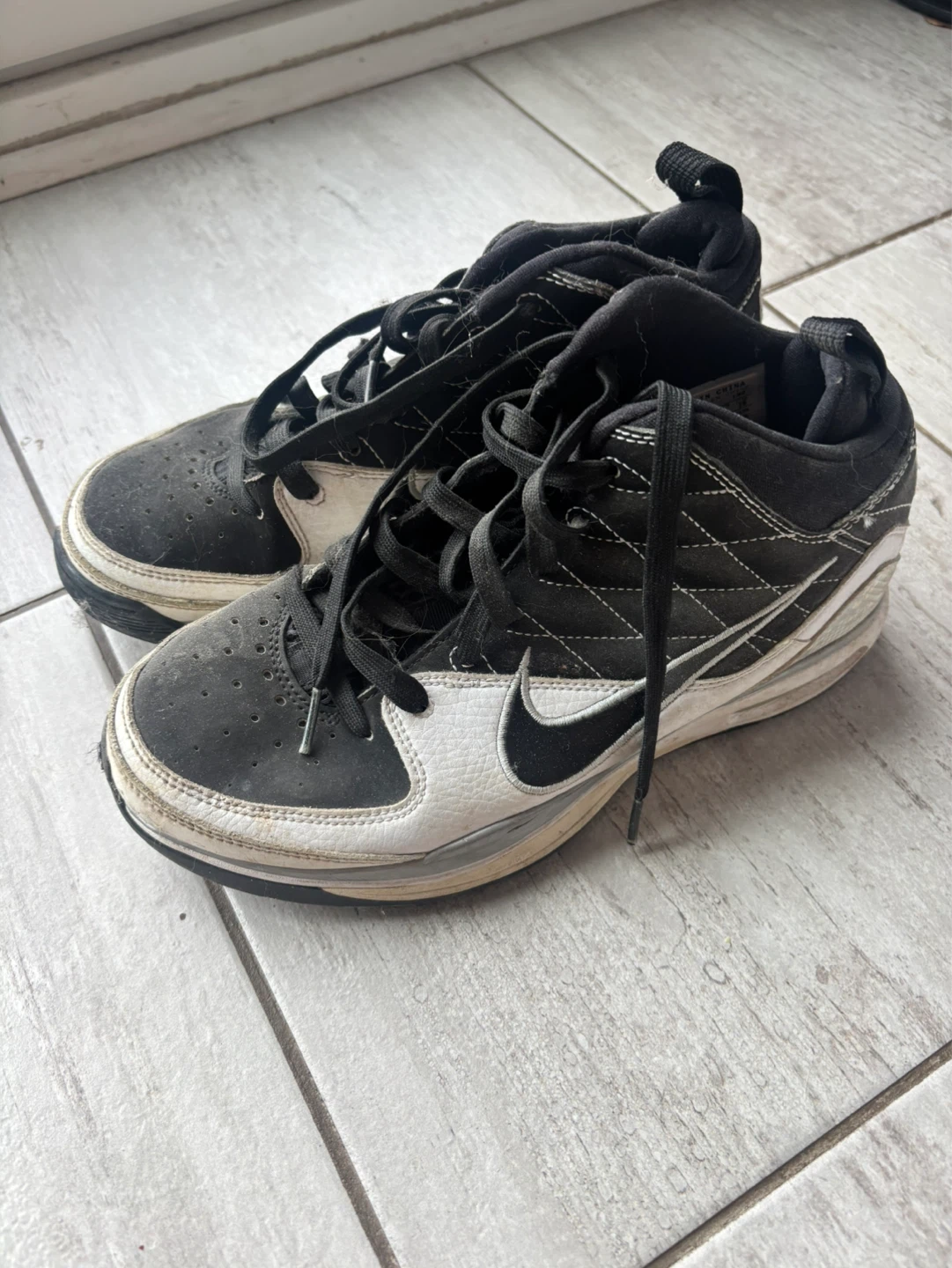 Mixed Lot of Used Basketball Shoes - photo 2