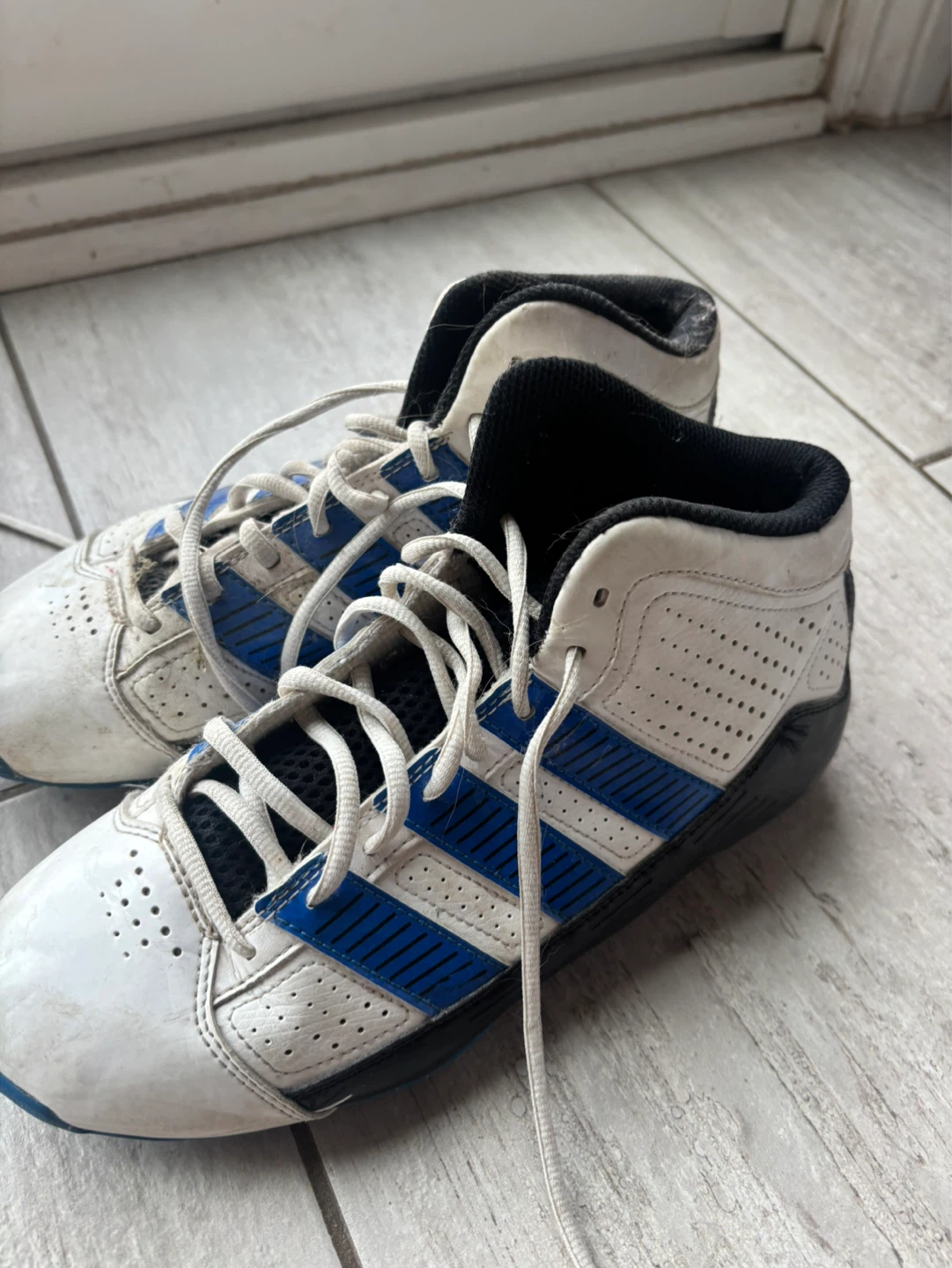 Mixed Lot of Used Basketball Shoes - photo 4