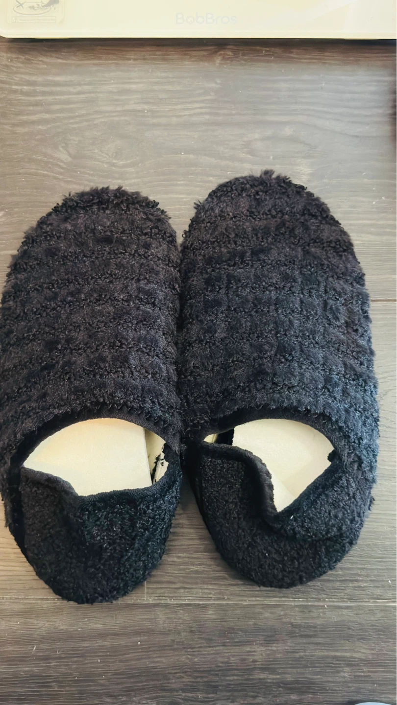 Black Fuzzy Slippers - Size 40-41