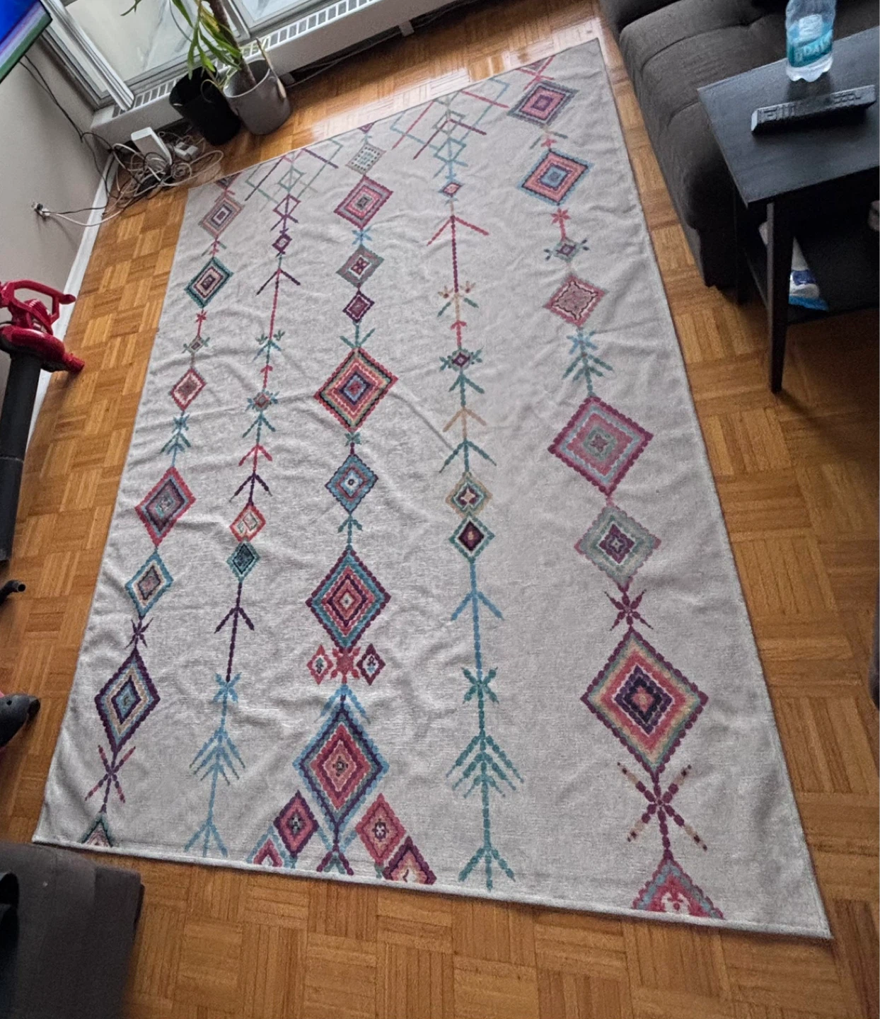 Geometric Pattern Area Rug with non slip rug pad. 6 x 9 feet - photo 2