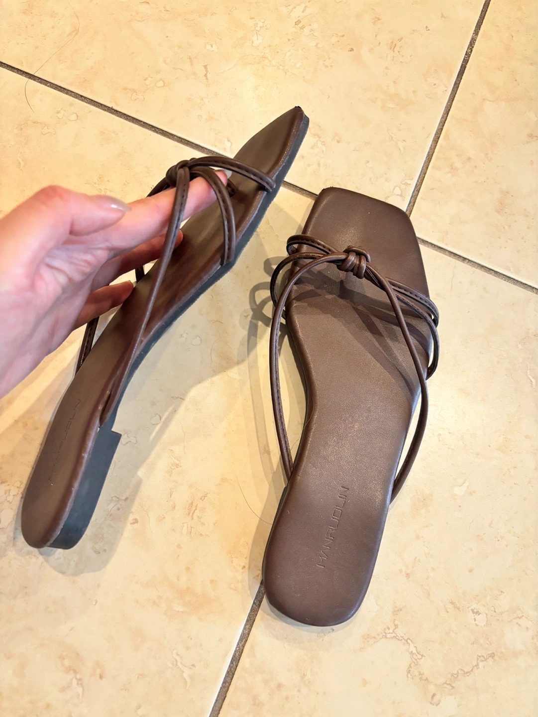 37 Toe Knot Strap Sandal - photo 2