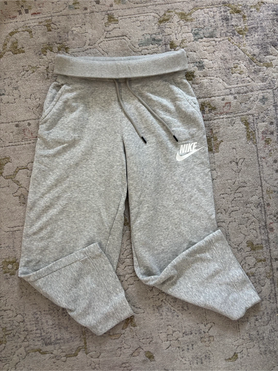 Nike Cropped Sweatpants , Size S