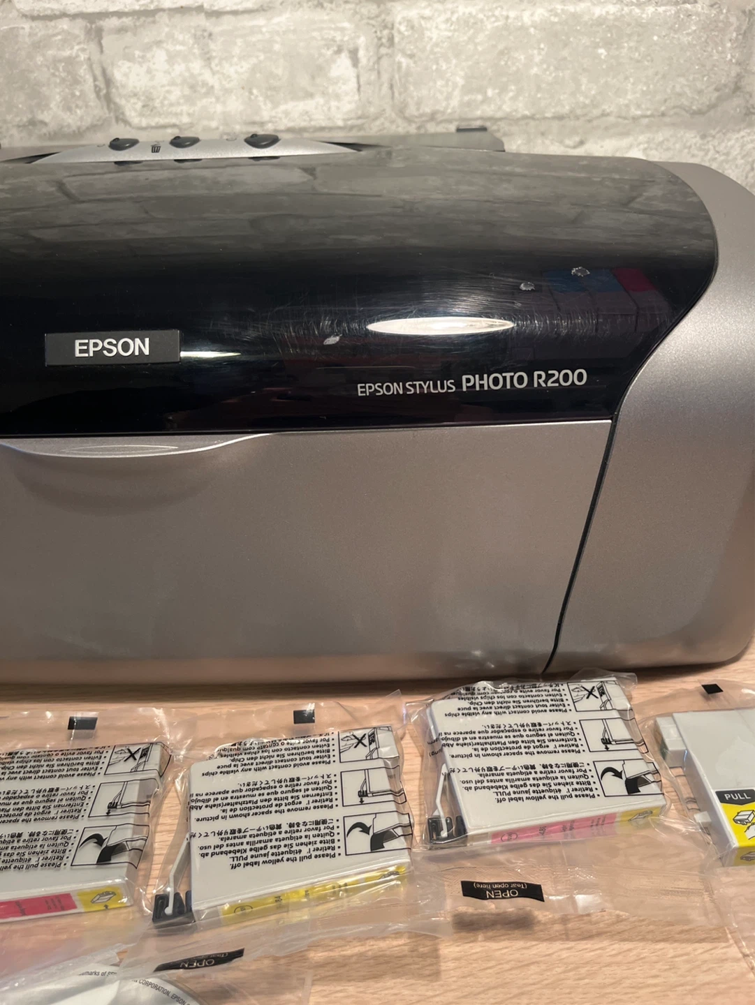 Epson Stylus Photo R200 Printer - photo 3