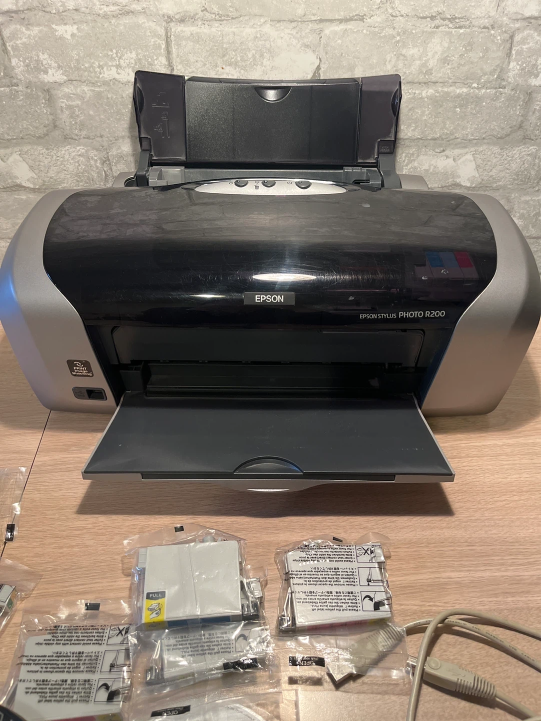 Epson Stylus Photo R200 Printer - photo 4
