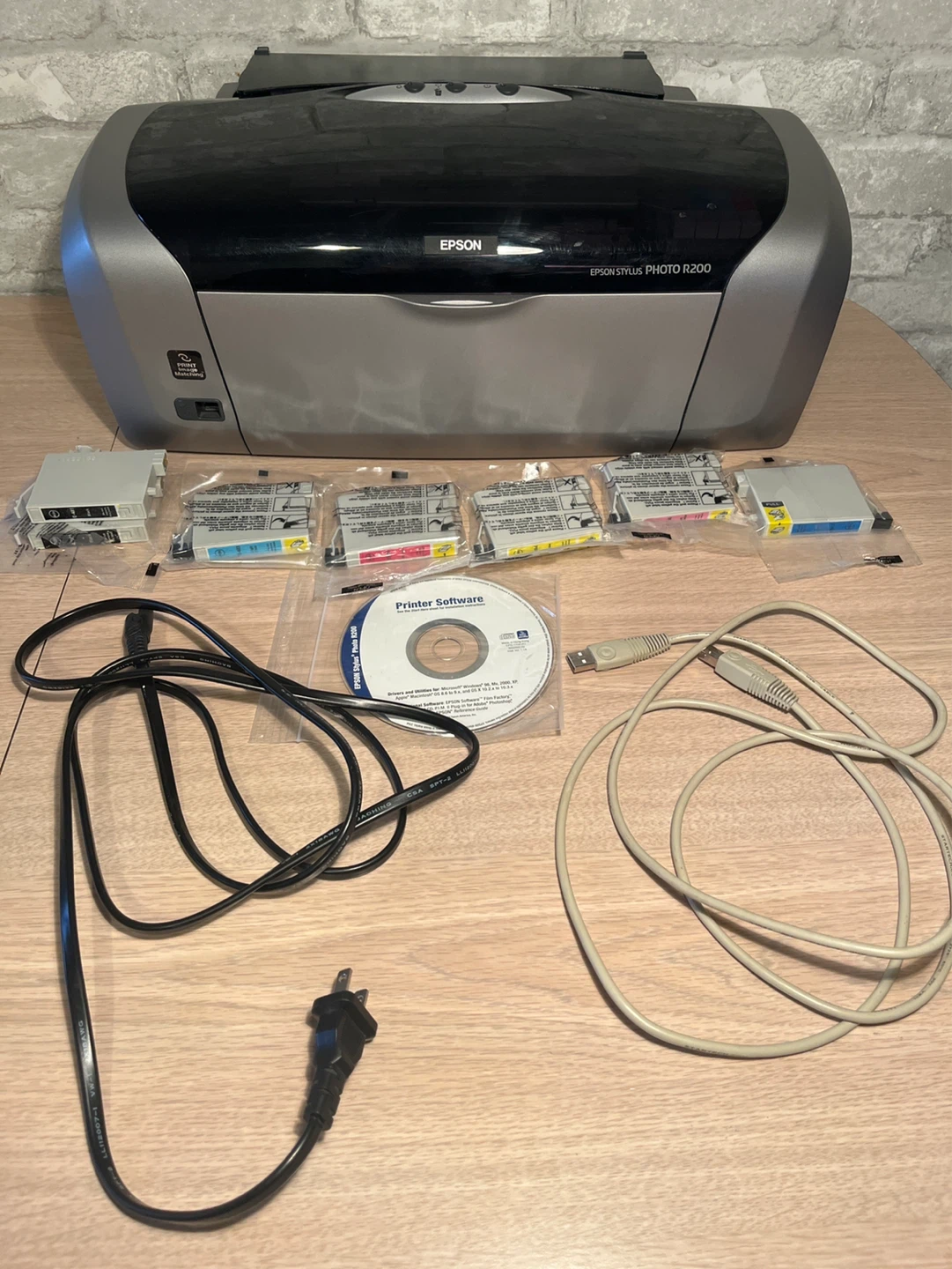 Epson Stylus Photo R200 Printer - photo 2