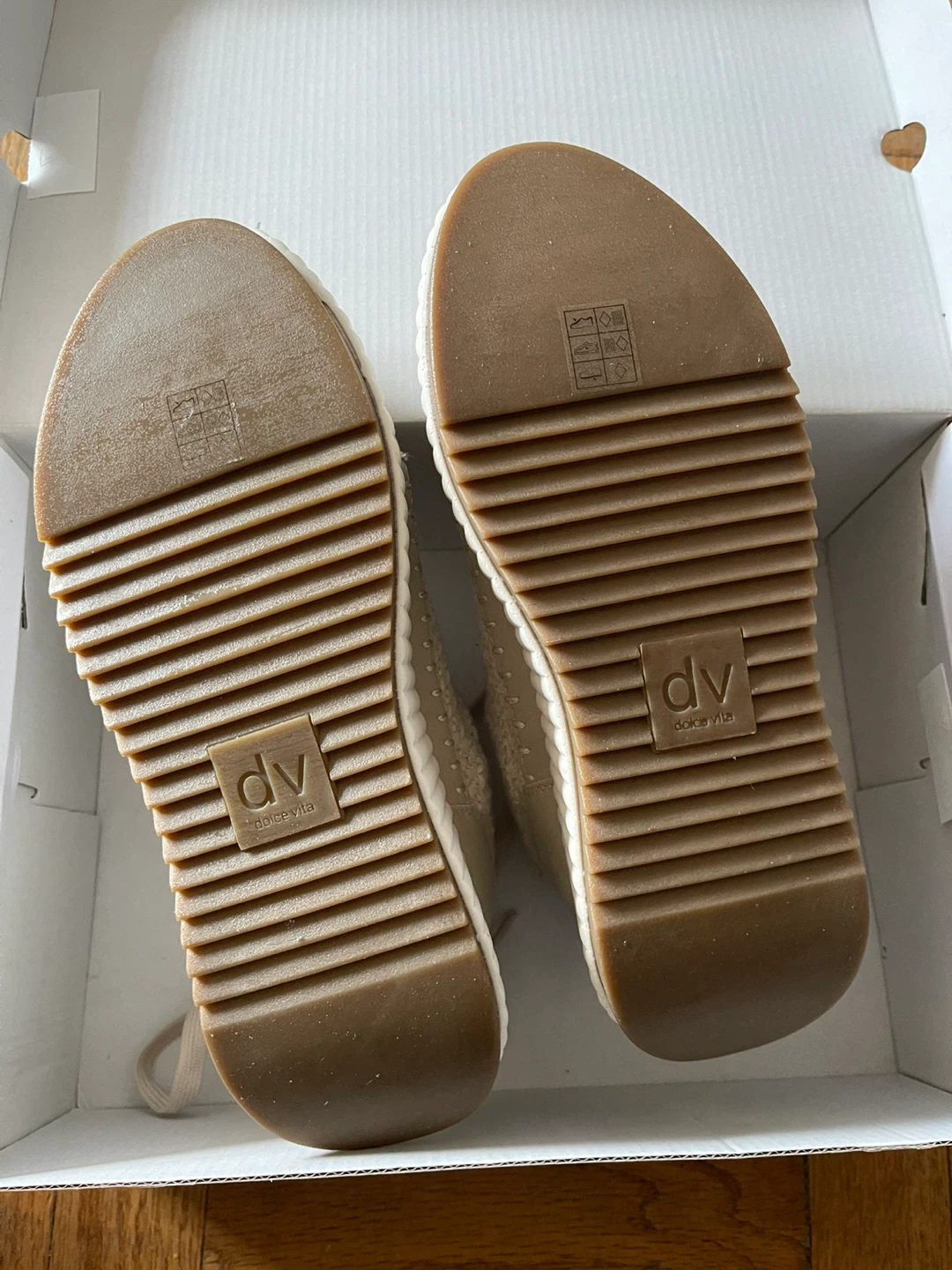 Dolce Vita Beige Woven Platform Sneakers - photo 4
