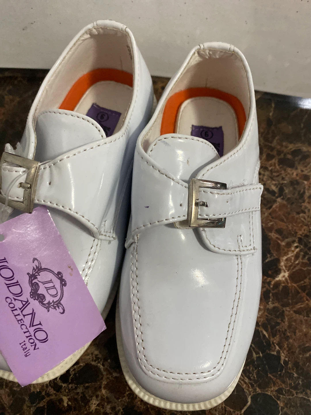 Jodano Collection White Patent Leather Buckle Shoes - Size 9 - photo 3