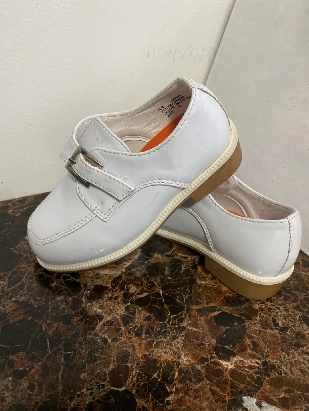 Jodano Collection White Patent Leather Buckle Shoes - Size 9 - photo 4