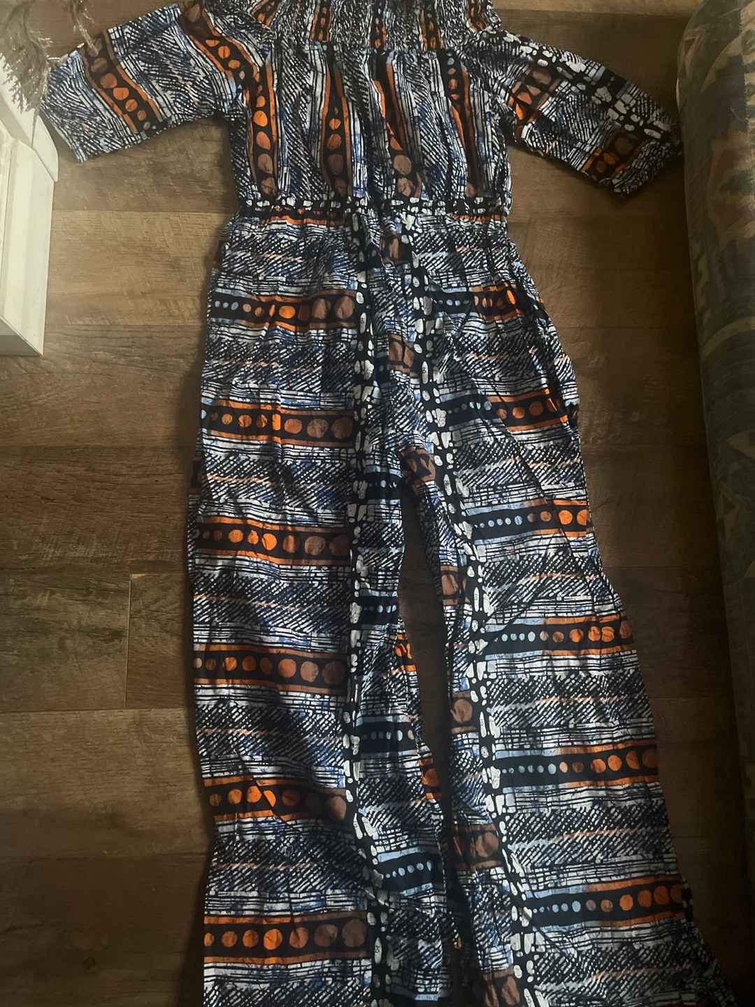 Off-The-Shoulder Jumpsuit with Abstract Print 🌱 - photo 2