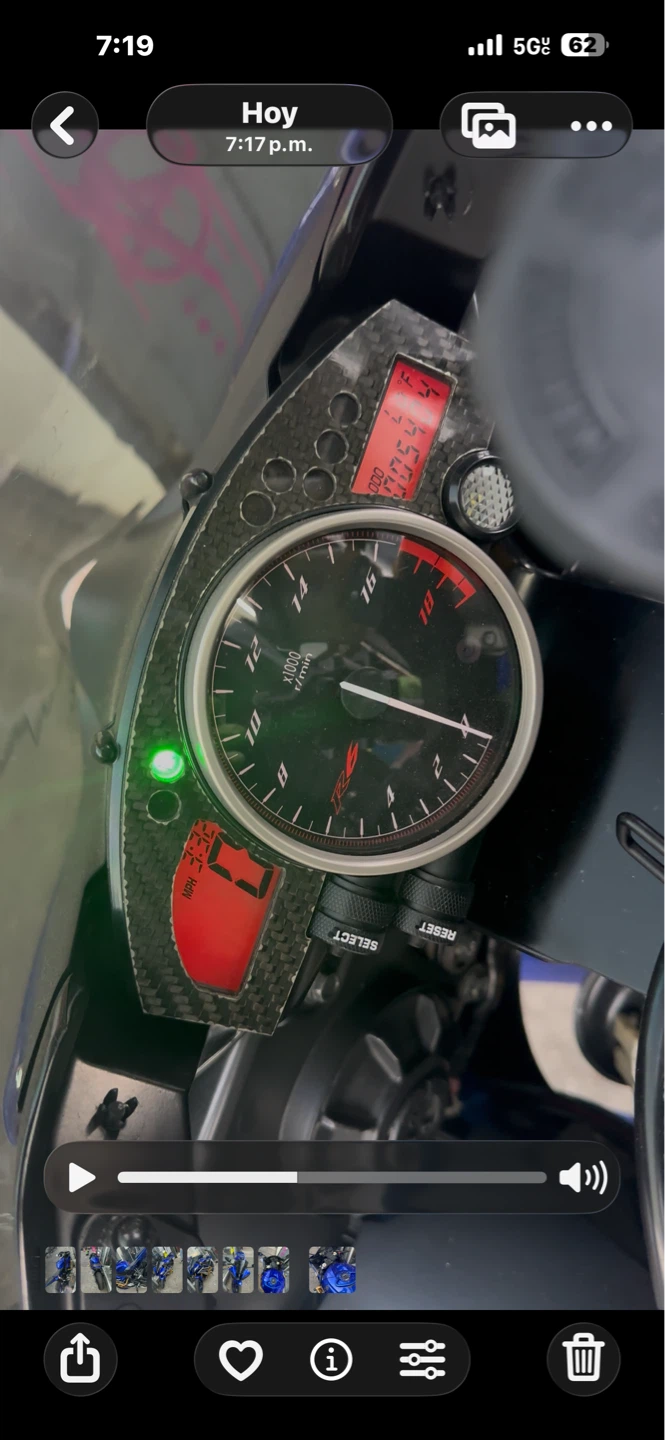 Blue Yamaha R6 Motorcycle - photo 5