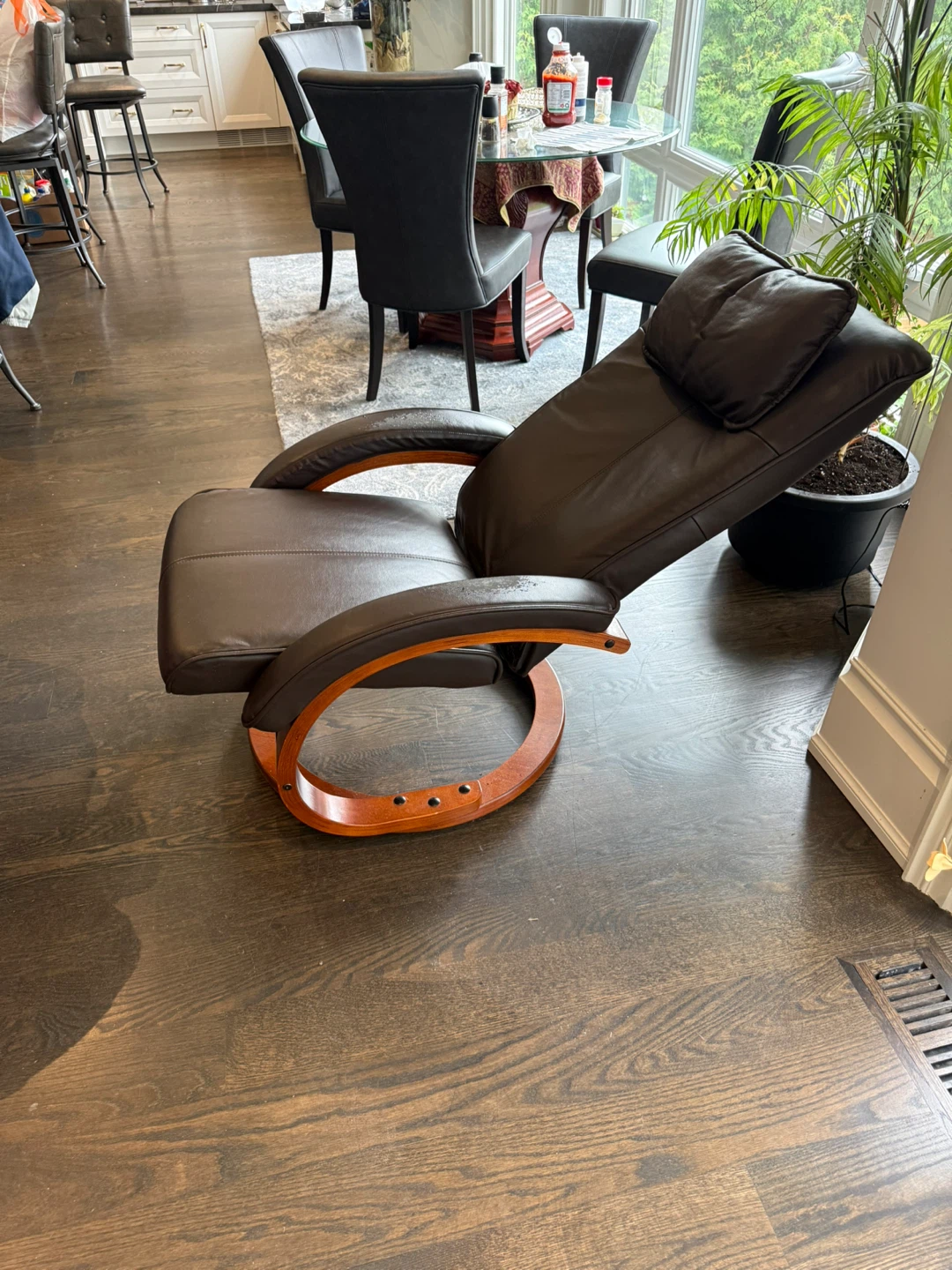 Reclining leather chair