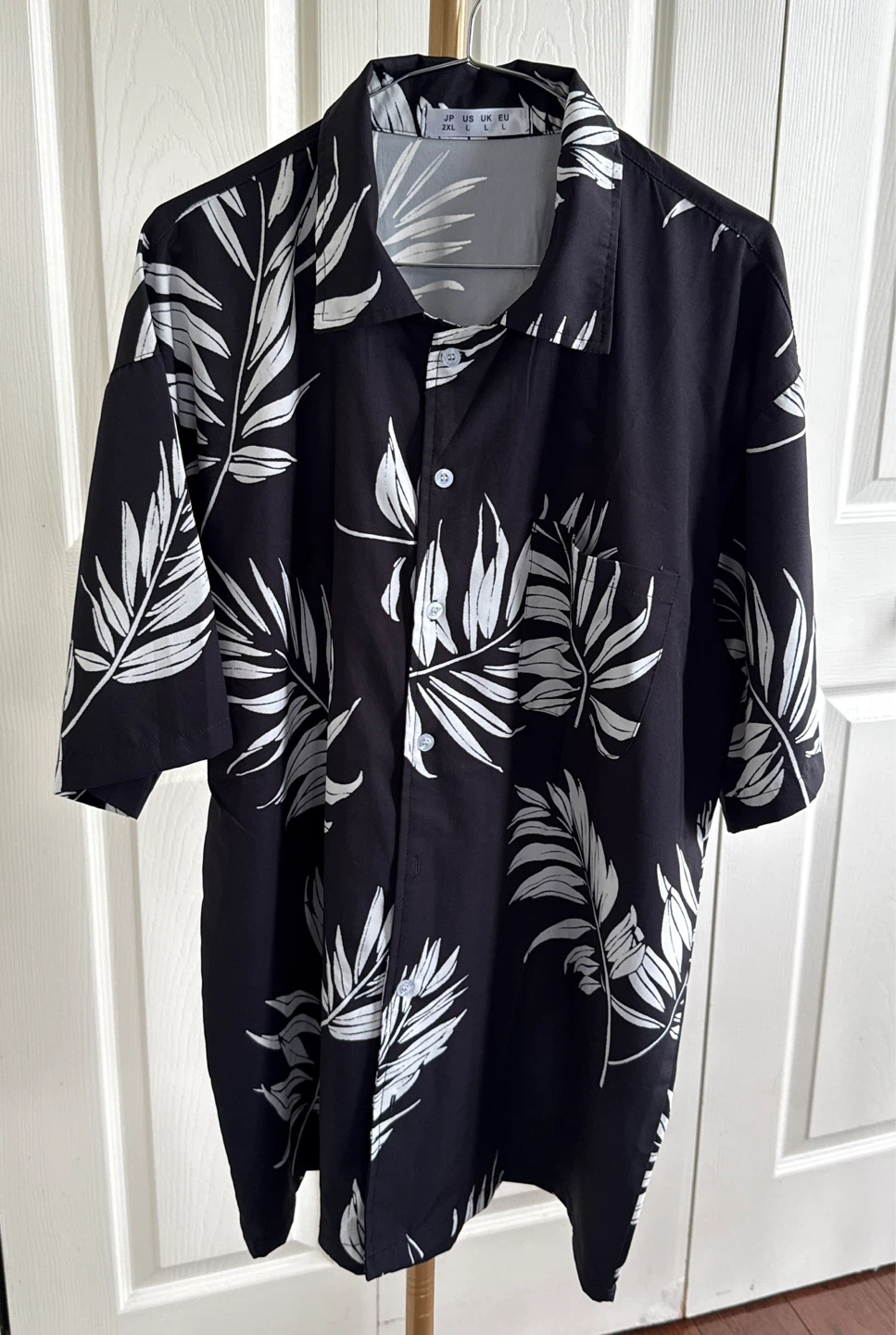 Men's Short Sleeve Button-Up Shirt