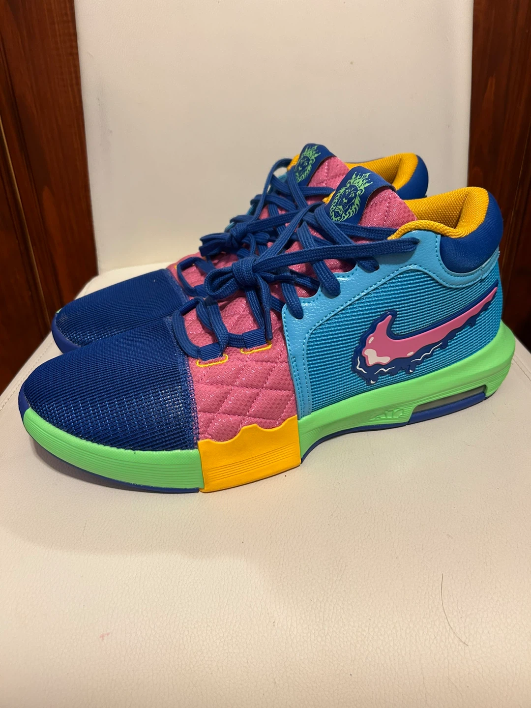 Nike LeBron Witness Vlll Promise basketball shoe