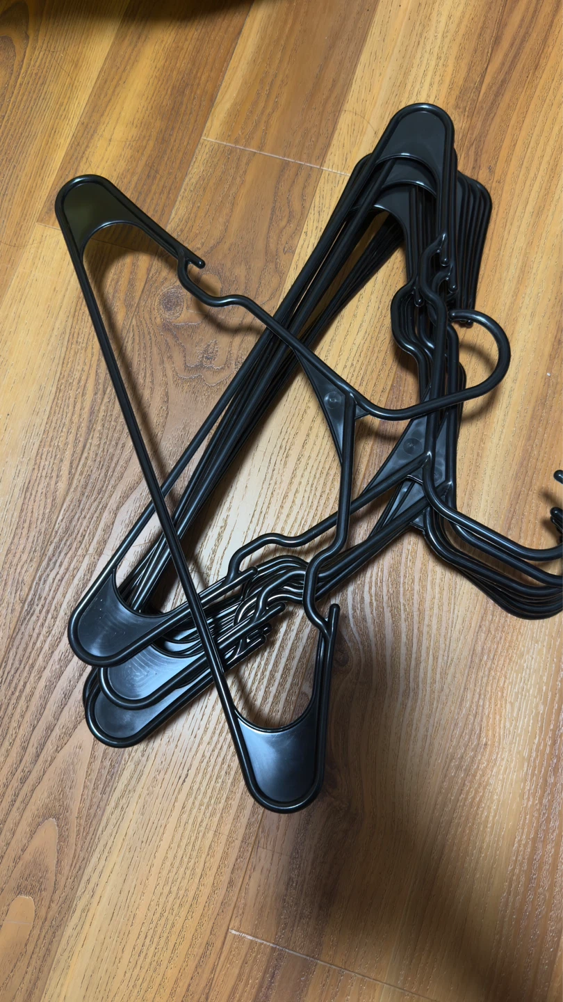 Black Plastic Hangers - Set of 20
