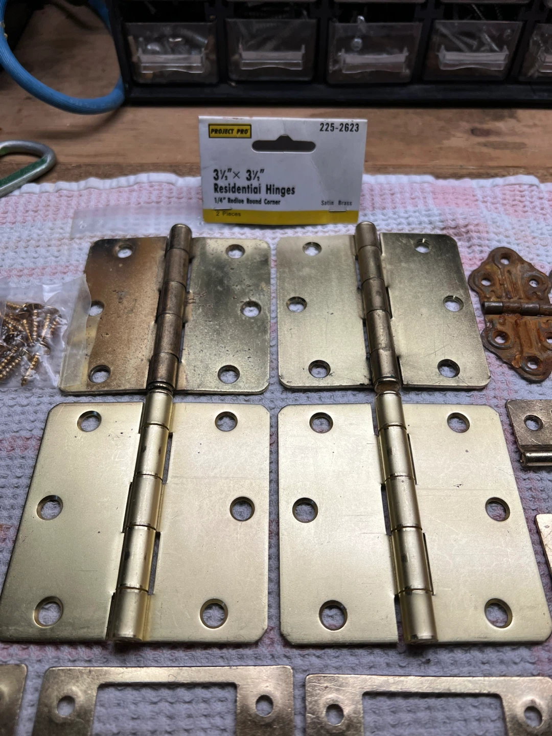 Hinges - photo 2