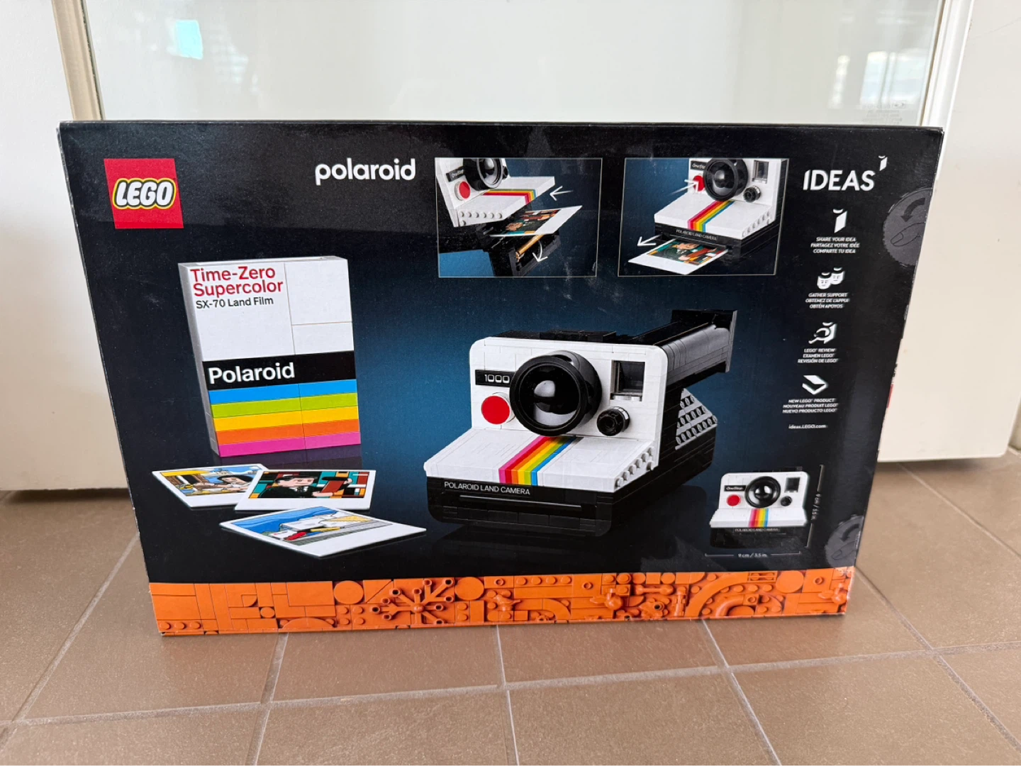 LEGO Ideas Polaroid OneStep SX-70 Camera 21345 - photo 2