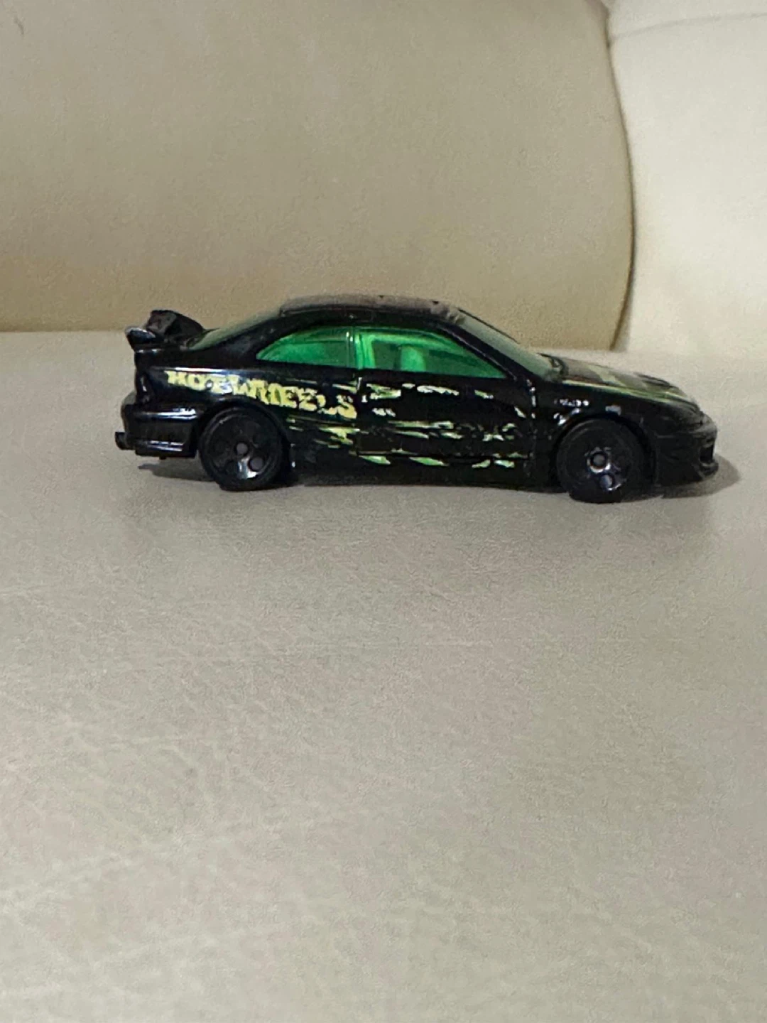 Honda Civic SI sport Hot Wheels Black and Green Race Car Toy - photo 2