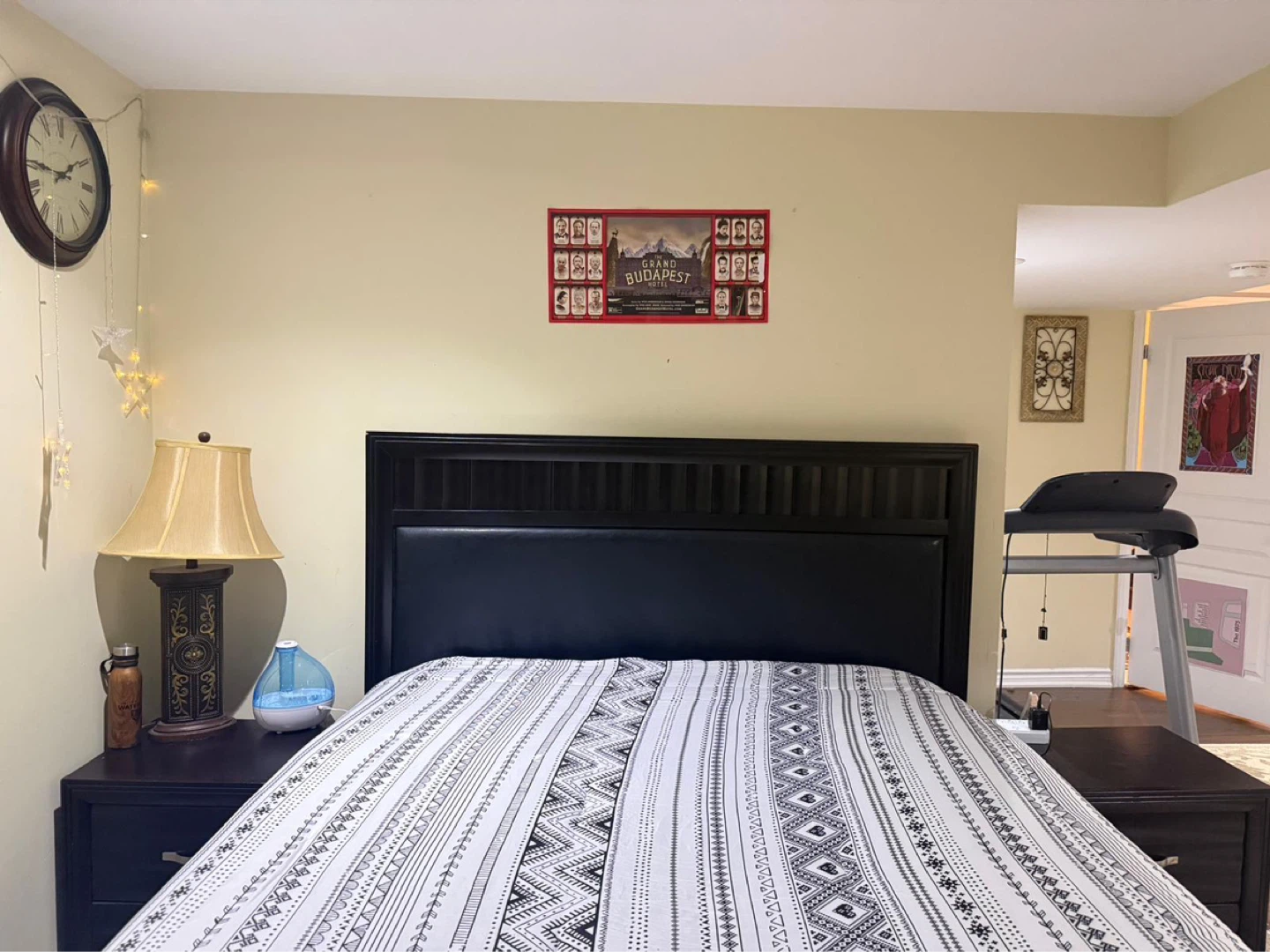 Queen Bed Set + Mattress + 2 Nightstands