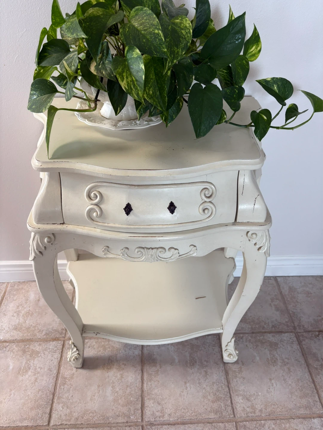 Vintage Cream Accent Table - photo 2