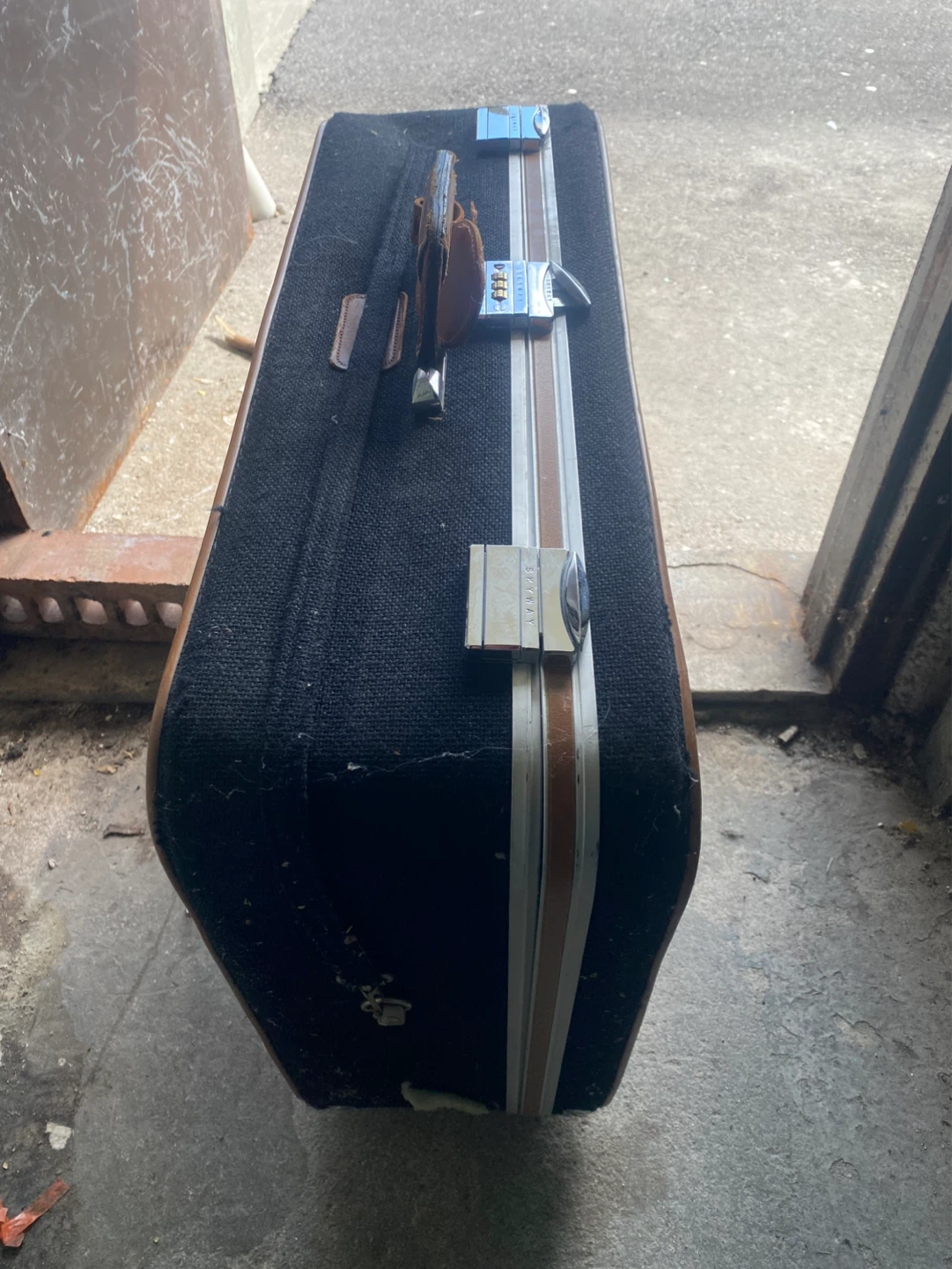 Skyway Luggage Co. Vintage Suitcase - photo 4