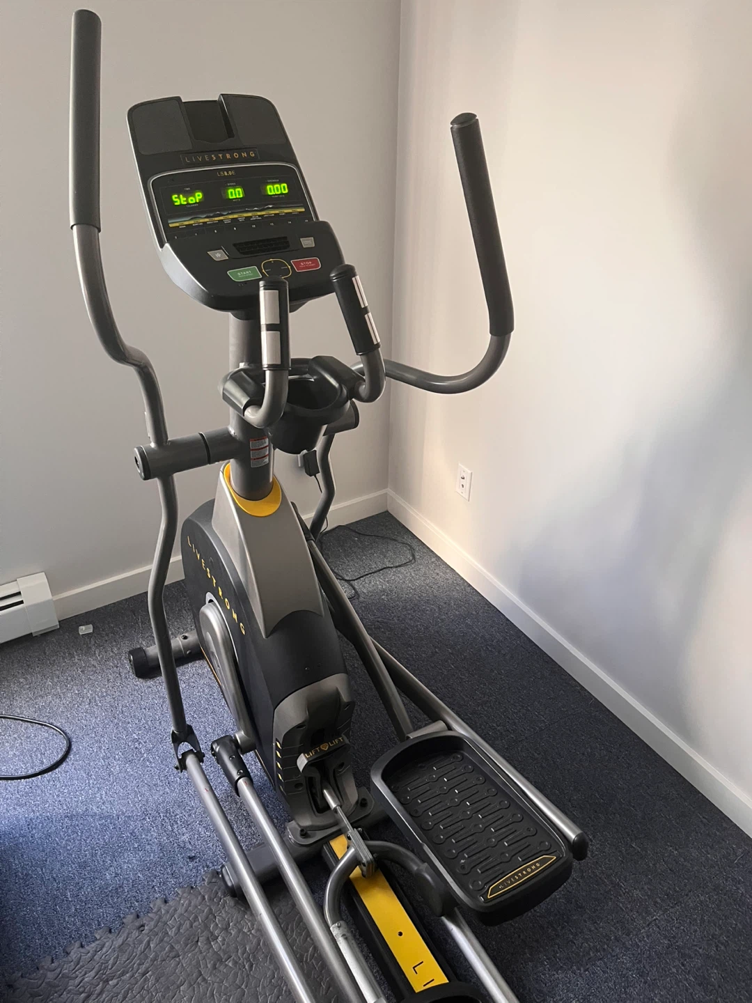 LIVESTRONG LS8.0E Elliptical