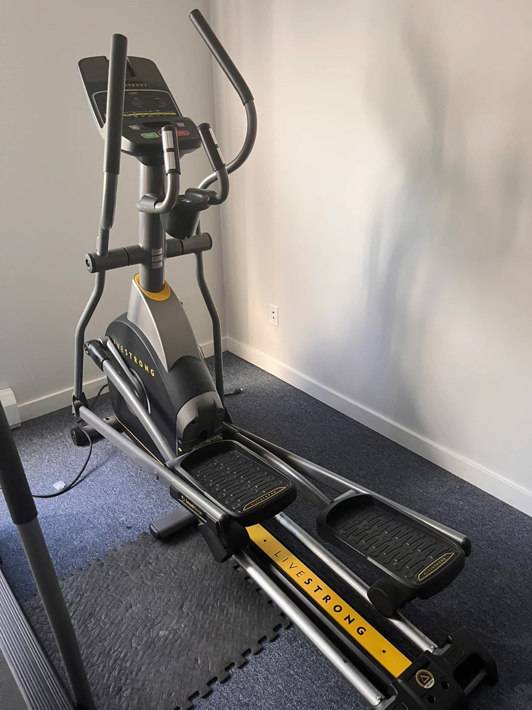 LIVESTRONG LS8.0E Elliptical - photo 3