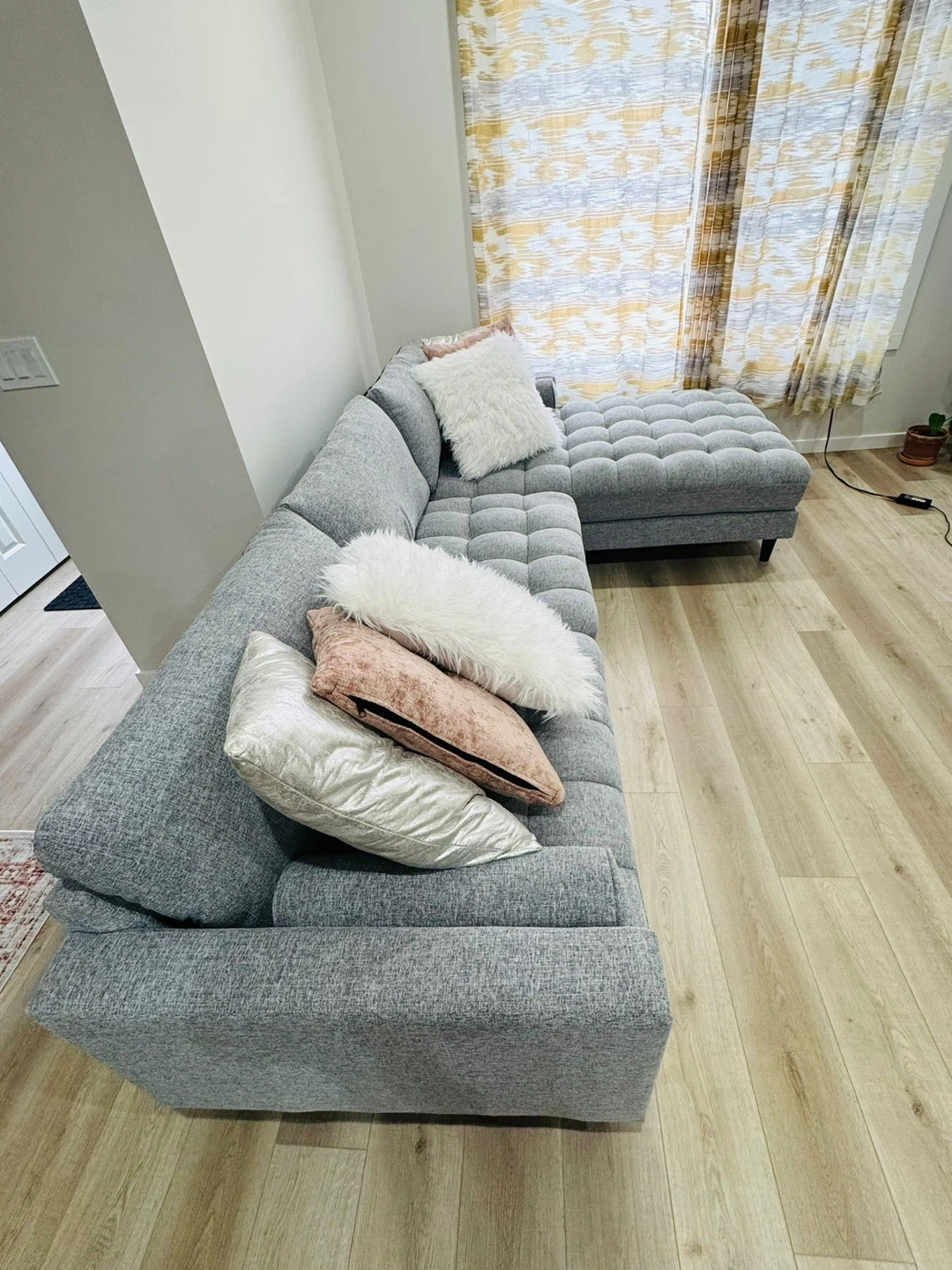 L -Shaped sofa couch for sale- excellent condition - photo 2