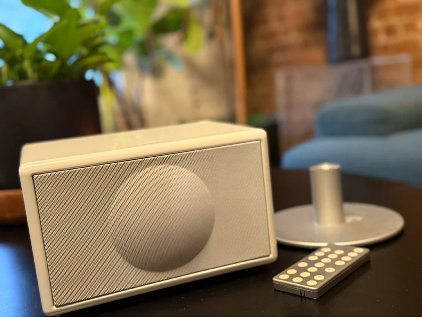 Geneva Sound System Classic/S Speaker (with remote & stand) - photo 2