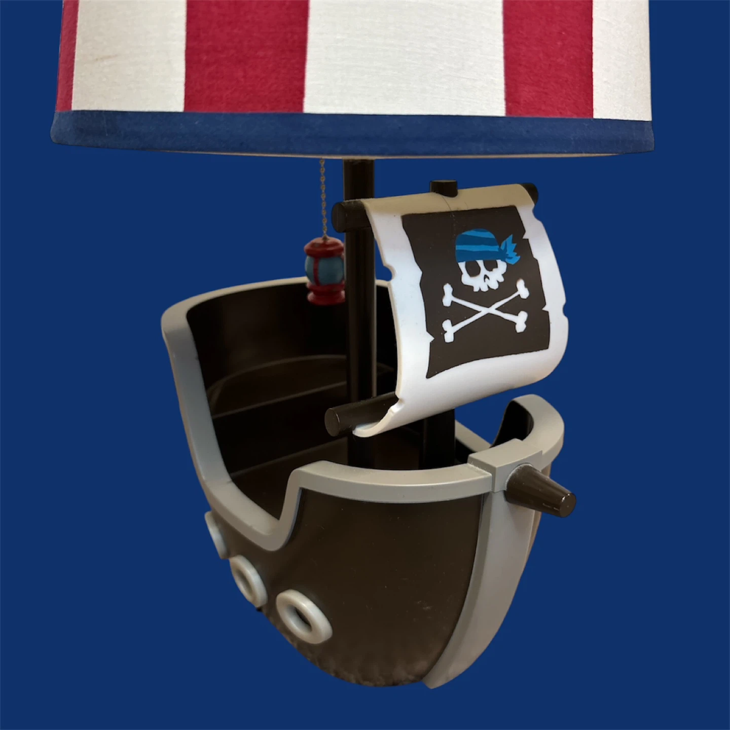 Pirate Ship Lamp with Red and White Stripes - photo 2