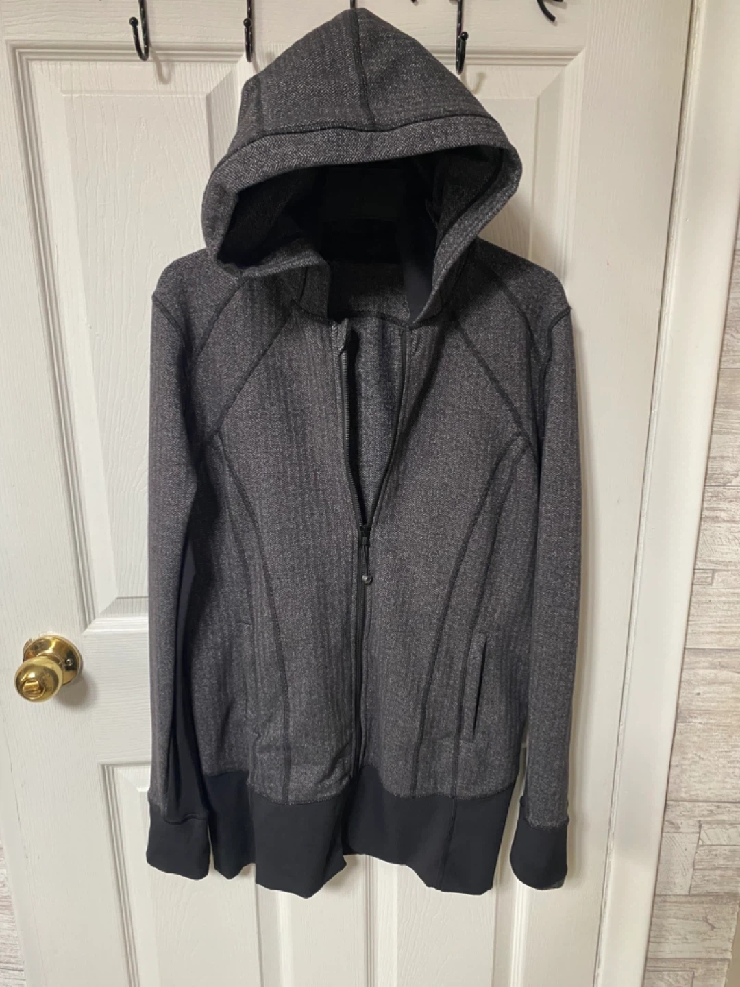Lululemon Women’s Long Jacket with Hood! - photo 4