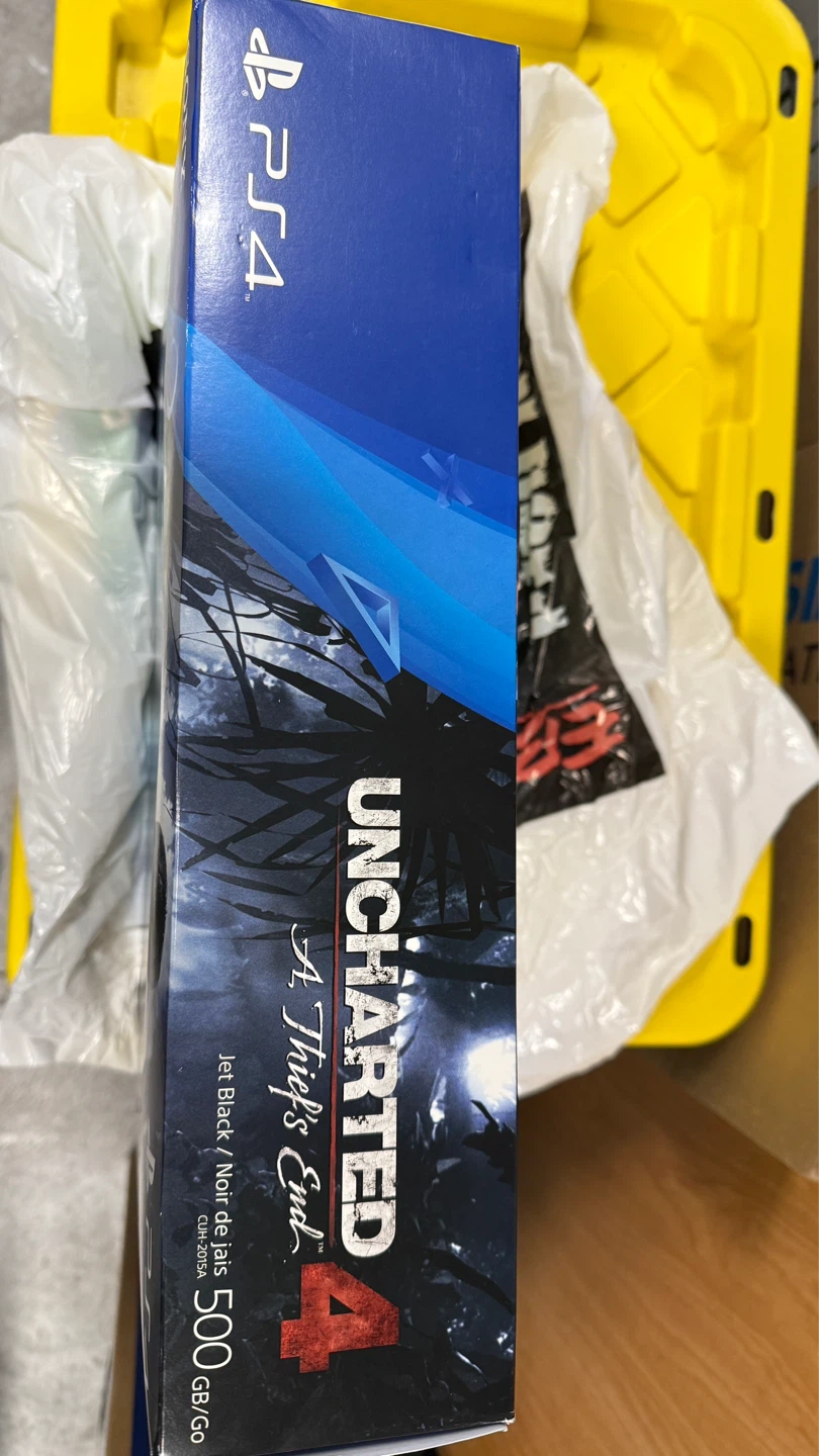 Sony PlayStation 4 500GB Uncharted 4 Bundle