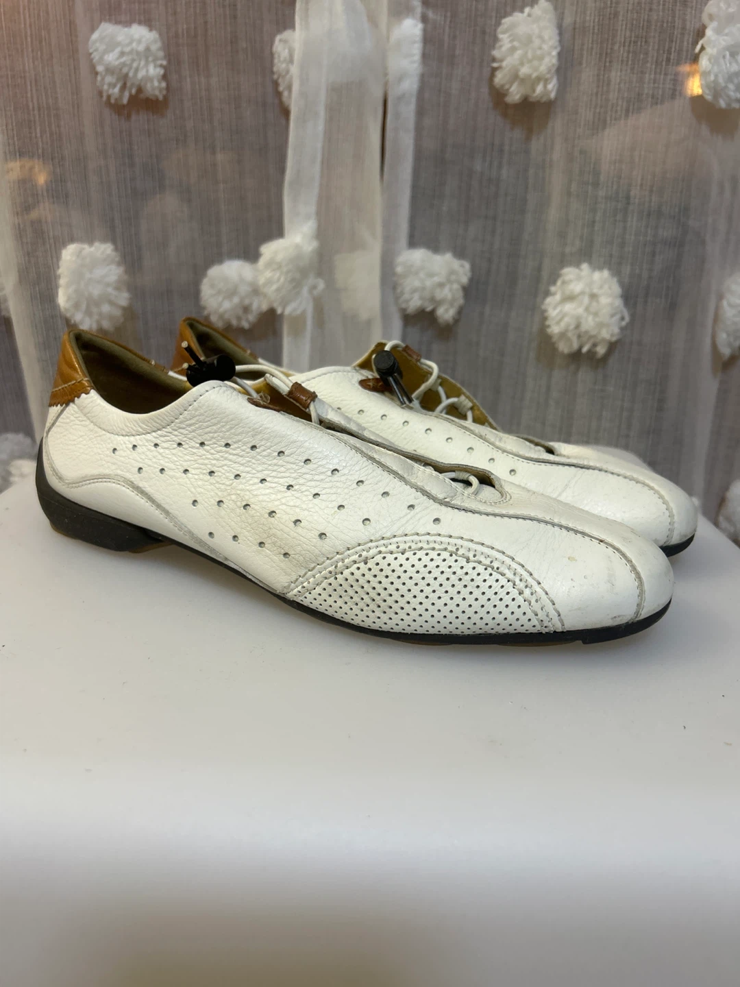Paul Green White Leather Perforated Driving Moccasins
