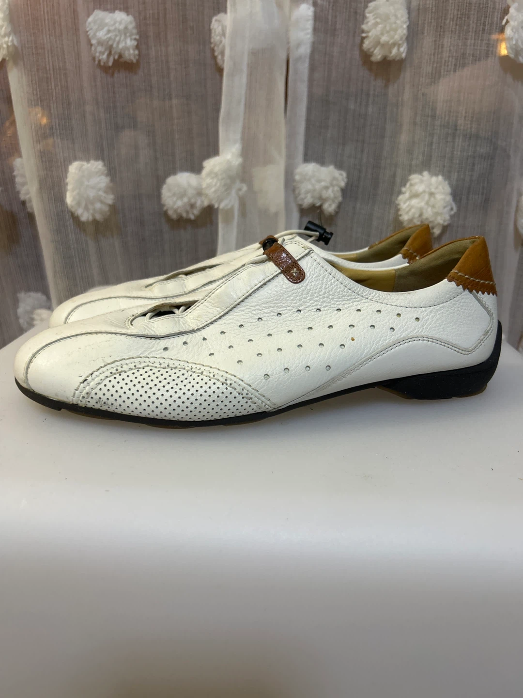Paul Green White Leather Perforated Driving Moccasins - photo 2