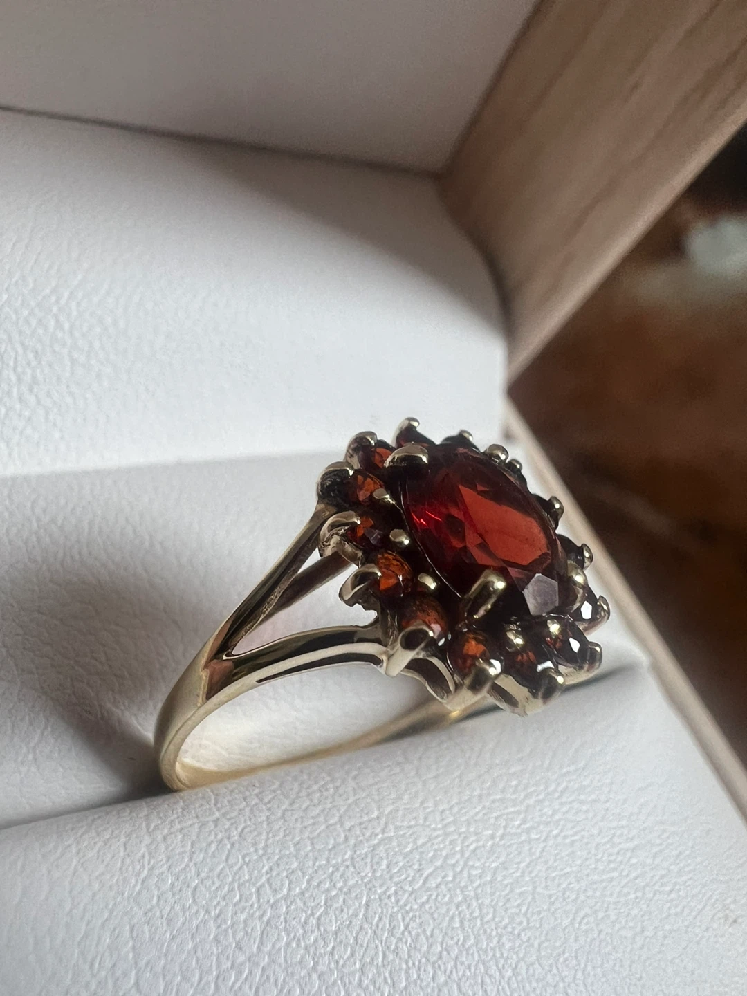 10K Gold Garnet Ring - photo 2