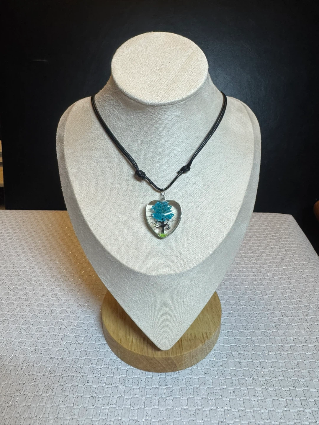 Heart Shape Resin Pendant Necklace with Blue Tree - photo 2