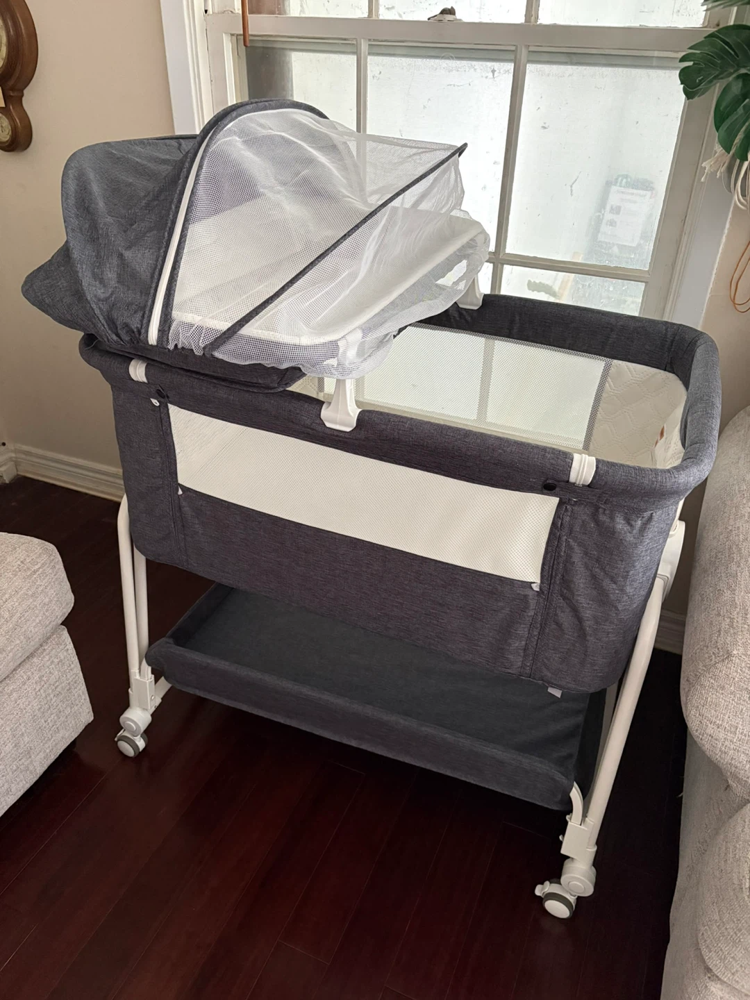 Dark Grey Bassinet with Adjustable Heights