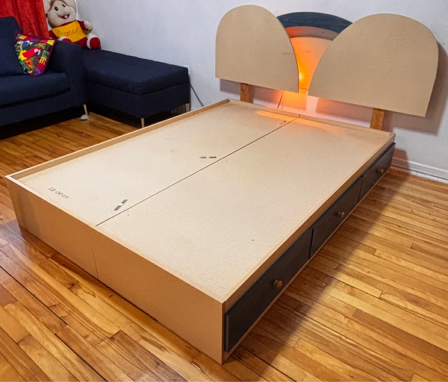 Lit double avec 6 tiroirs + lumière intégrée - Livraison incluse