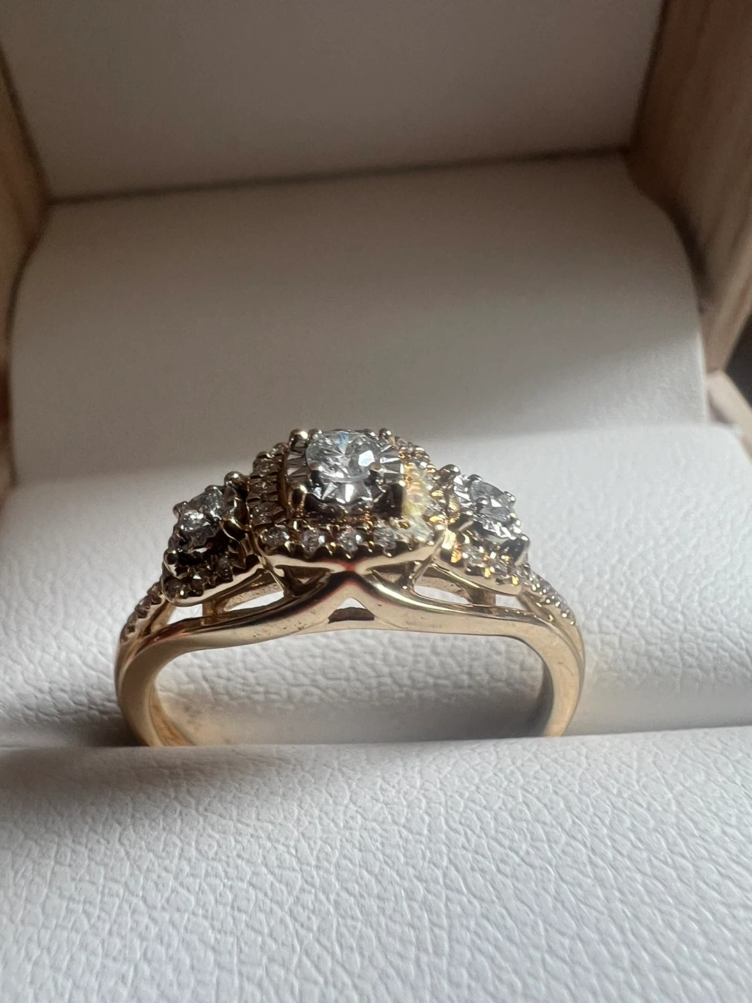 10K Gold Diamond Ring - photo 5