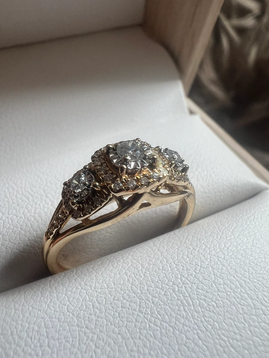 10K Gold Diamond Ring - photo 4