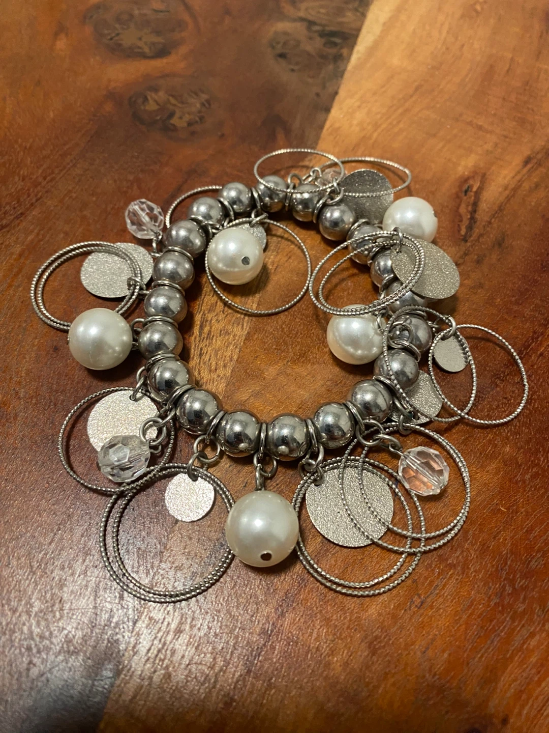 Silver color Charm Bracelet with Faux Pearls and Discs