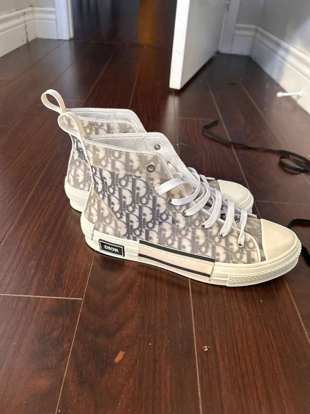 Dior B23