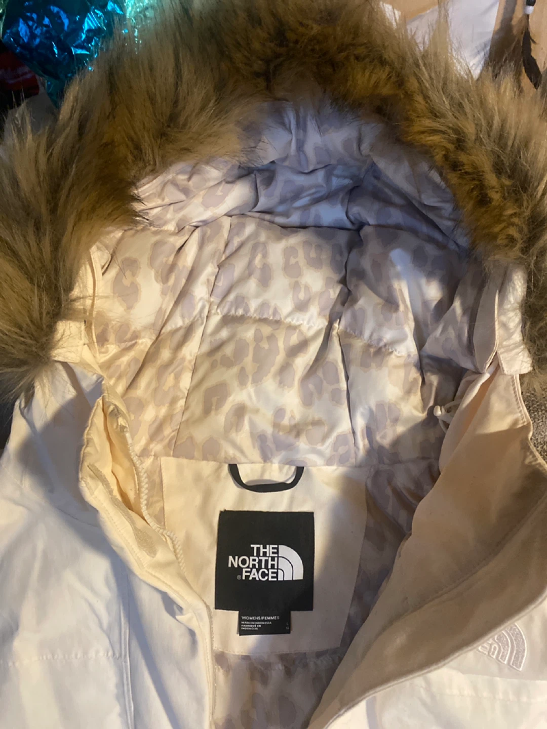 PICK UP ONLY !!! The North Face Women's Cream Parka w/ Fur Hood - photo 2