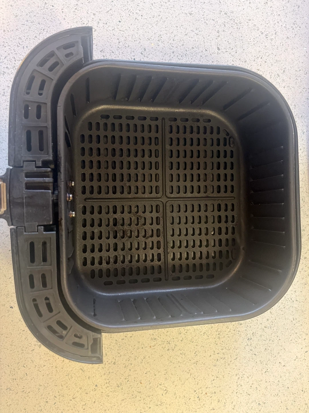 Insignia Air Fryer - photo 2