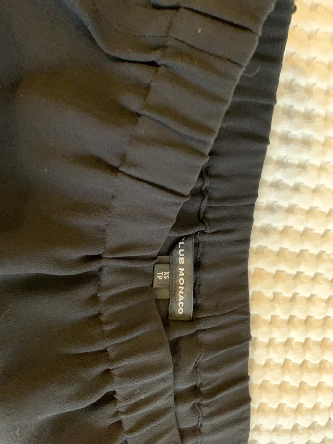 2 skirts: Forever 21 faux leather & Club Monaco chiffon - photo 3