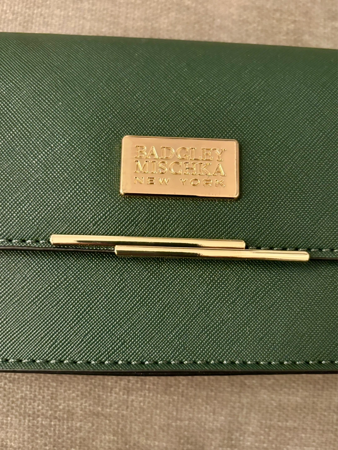 Badgley Mischka Green Chain Bag - photo 4
